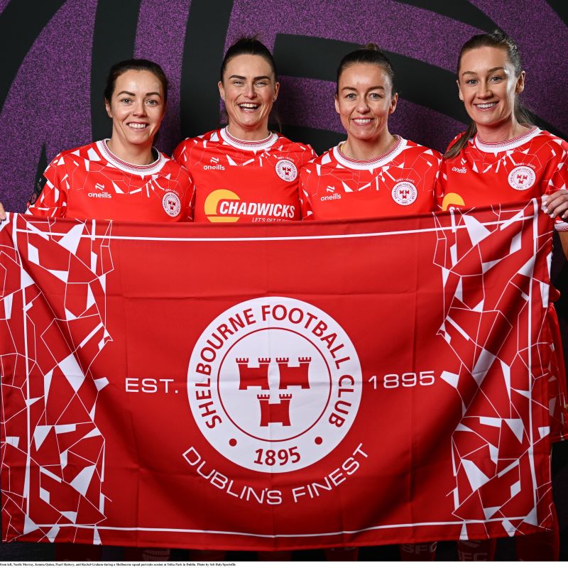 Shelbourne FC "Dublin's Finest" Flag - 90 x 150 cm